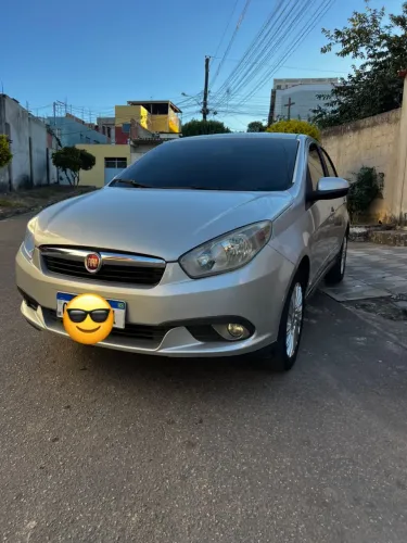 Fiat Grand Siena Essence 1.6 Flex 16V 2014