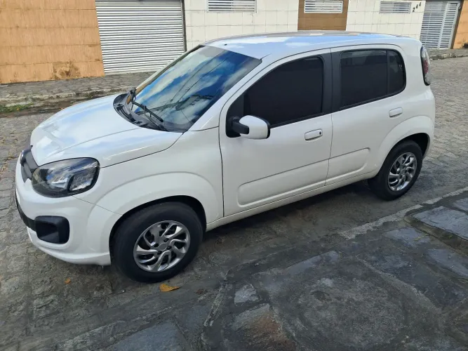 Fiat Uno Attractive 1.0 EVO Fire Flex 8V 5P 2020