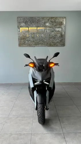 XMAX 300 CONNECT