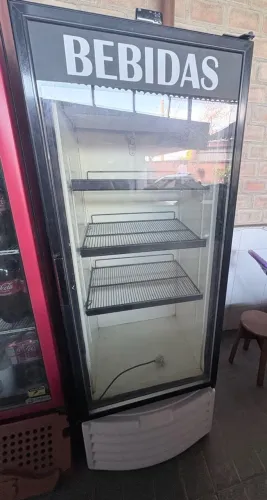 Geladeira expositora 