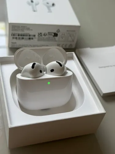 AirPods 4