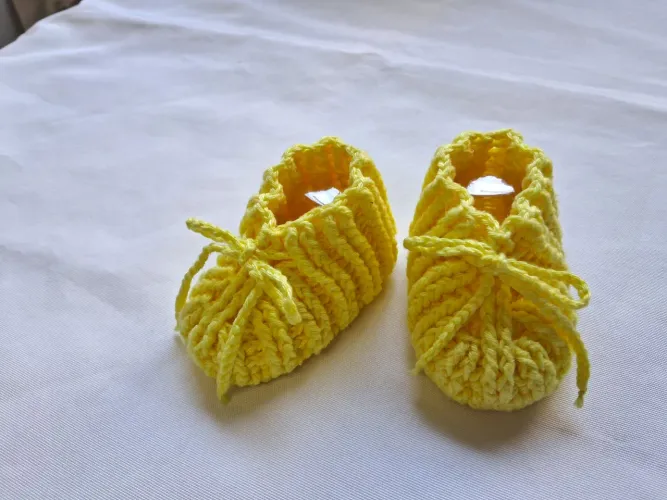 Sapatinho de crochê para bebê