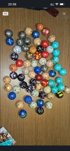 Lote bakugan com 69 esferas