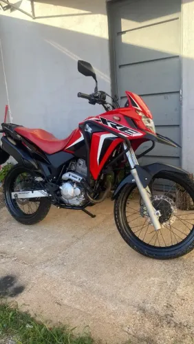 Moto extremamente conservada, pouco rodada.