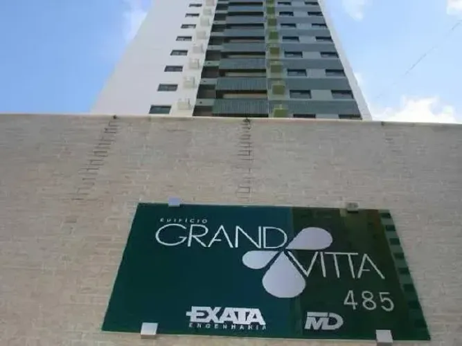 Apt 55m2 , 2 quartos sendo 1 suite, wc social, 1 vaga garagem coberta
