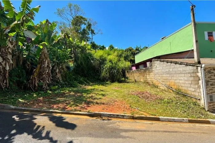 Terreno à Venda em cajati no bairro do Parafuso