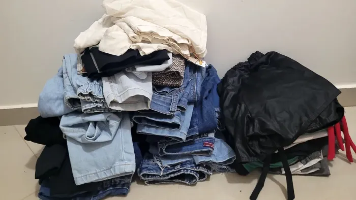 Lote de calças/jeans e roupa de academia
