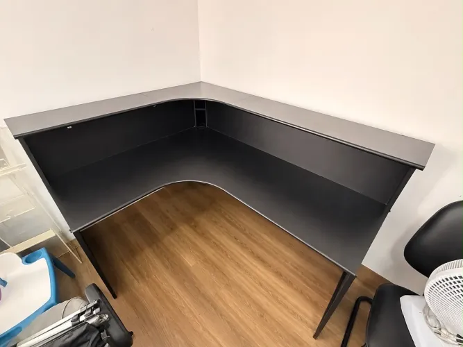 Balcão de recepção usado Mdf