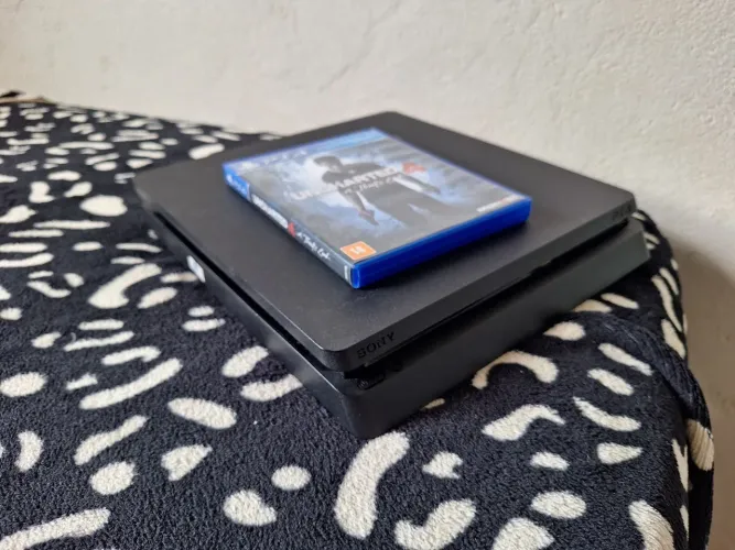 PlayStation 4 slim sem controle