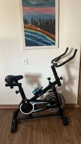 Bicicleta ergométrica semi nova em bom estado
