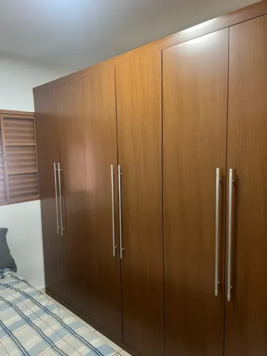 Guarda roupas 6 portas