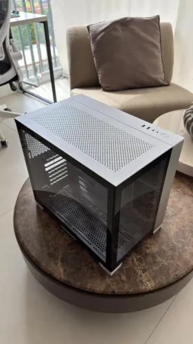 Gabinete Lian Li O11 Mini Branco com Kit Lian-Li RB-001 (p Radiator 360mm)