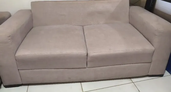 Sofá amplo 2 lugares