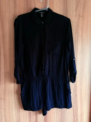 Macacão curto preto Forever 21