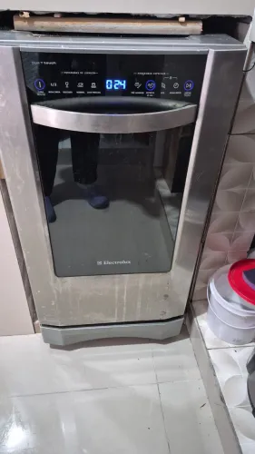 Vendo lava louça fucionando perfeitamente valor 1.200