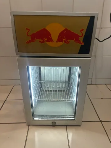 Mini frigo bar da Red Bull