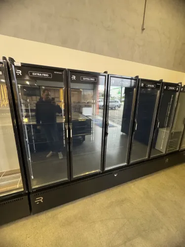 Cervejeira Vanguard 5 portas iluminação led,prateleiras Nova
