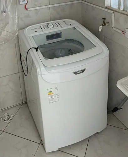 LAVA ROUPAS ELECTROLUX 16 KG
