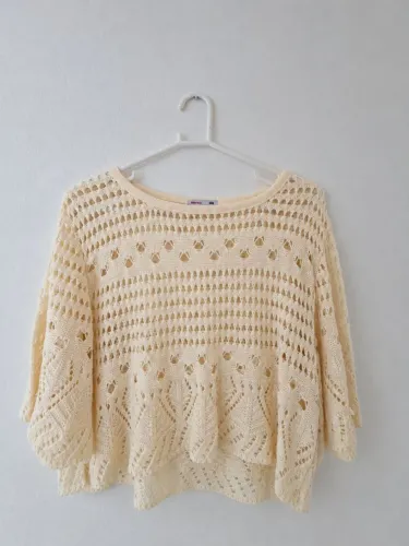 Blusa de tricô rendado off-white - GG