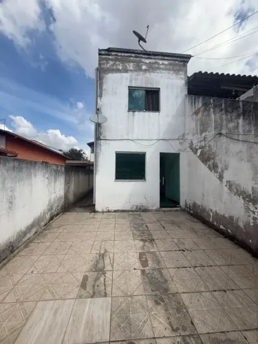 Alugue casa com quintal e garagem para 3 veíclos no bairro Três Barras em Contagem