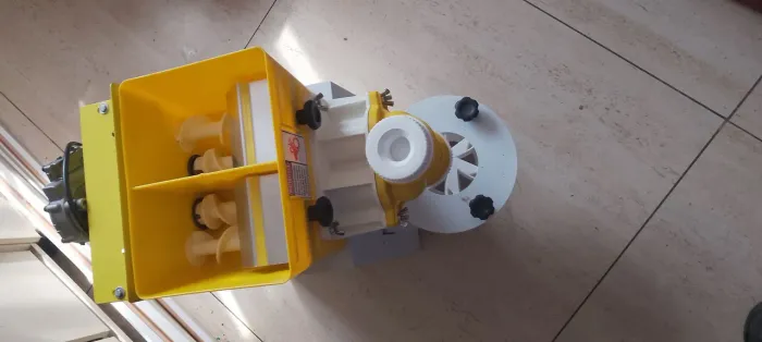 Vende-se máquina de fazer salgado 