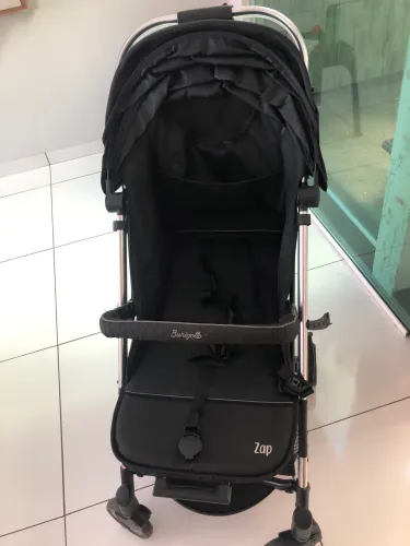 Carrinho de passeio para bebê