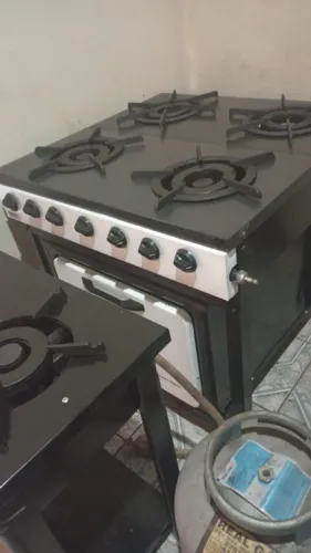 Fogão industrial 4 bocas com forno a gás