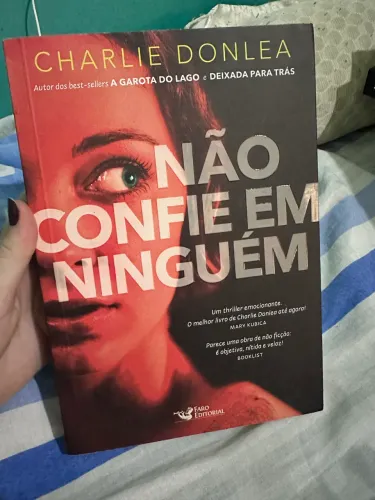 Livro não confie em ninguém