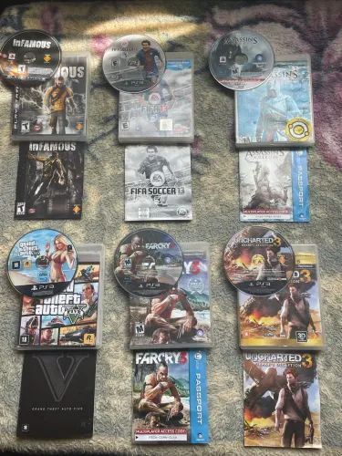 10 jogos de ps3/todos em exelente estado/se for comprar separado cada jogo custa 50 reais