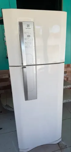 Vendo essa geladeira funcionando perfeitamente