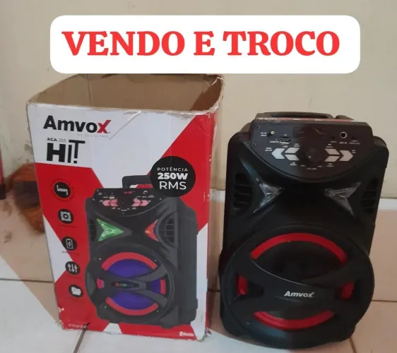 Caixinha de som com boa qualidade de som cabe em todo canto e ainda tem um bom sim
