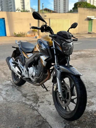 Twister 2020 com apenas 17mil km rodados 