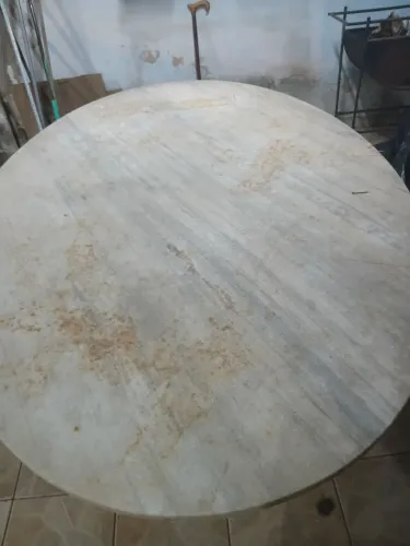 Marmore branco oval antigo