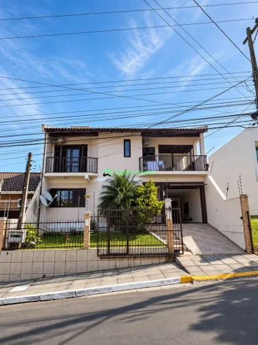 Casa Ampla à Venda no Vale do Sol em Cachoeirinha