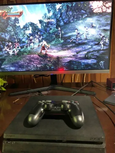 Ps4 Slim - Otimo estado (acompanha controle paralelo)