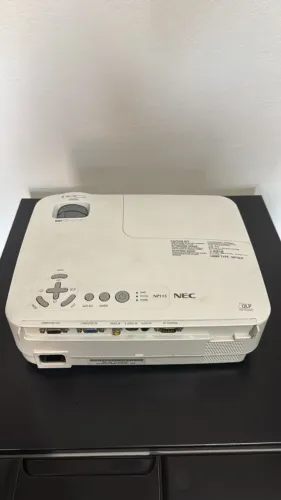 Projetor NEC modelo NP115