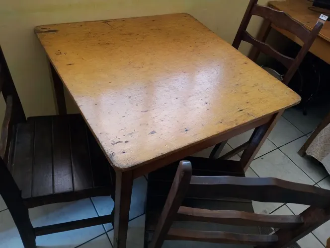 1 Mesa de madeira