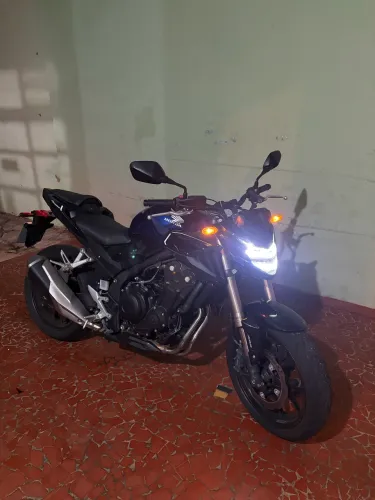 VENDO OU TROCO CB 500F 2024