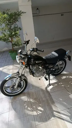 Moto Suzuki Intruder 125