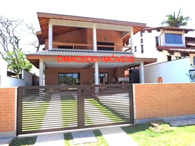 Casa para venda em Condominio Lagoinha de 260.00m² com 4 Quartos, 4 Suites e 2 Garagens
