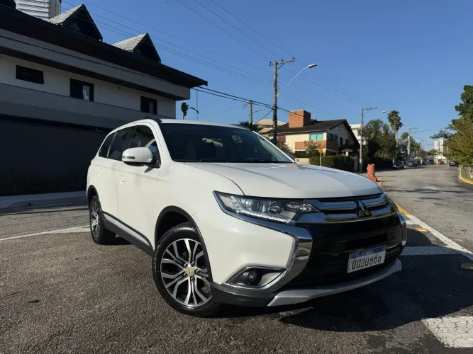 Mitsubishi Outlander 2.0 16V 160cv Aut. 2016
