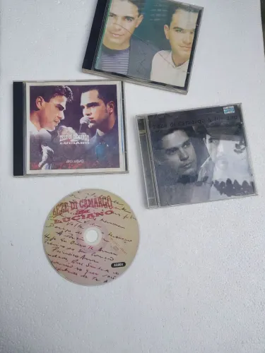 CDs Zezé di Camargo e Luciano