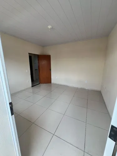 Alugo casa
