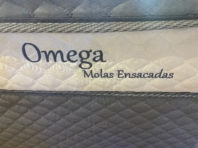 Vendo cama de casal , molas ensacadas