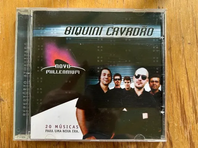CD Biquini Cavadão - Novo Millennium, edição original da série Novo Millennium, com 20 mús