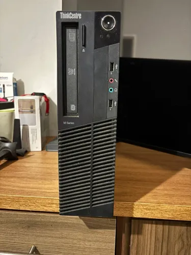 Desktop Lenovo I3 8GB DDR3