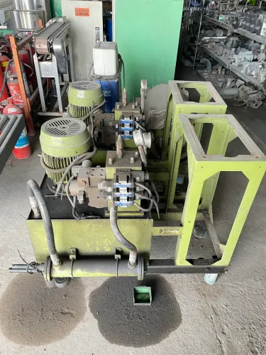 Base de Injetora com Unidade Hidráulica e Motor Trifásico 5,5HP 220/380V