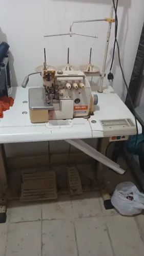 Maquina industrial Overlok 