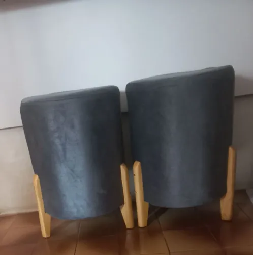 2 PUFFS DE 3 PÉS CINZA CHUMBO 80 REAIS CADA