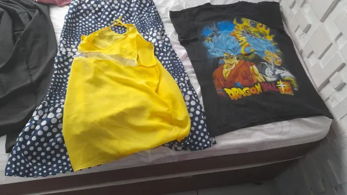 roupas feminina e masculinas 
